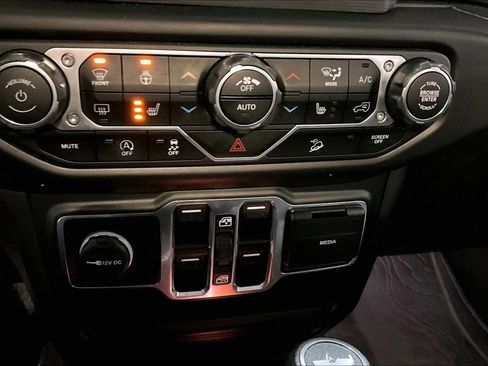 Used 2020 Jeep Wrangler Unlimited Sport image 15