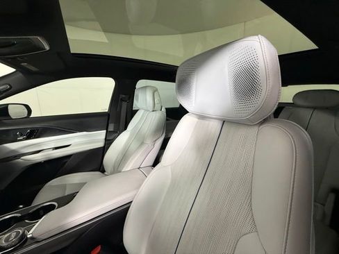 Certified 2024 Cadillac Lyriq Luxury RWD image 9
