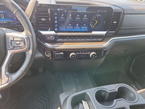 Certified 2024 Chevrolet Silverado 1500 LT AWD/4WD image 17