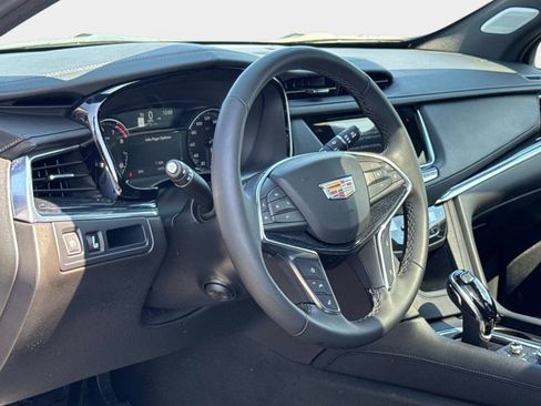 New 2025 Cadillac XT5 Premium Luxury image 24
