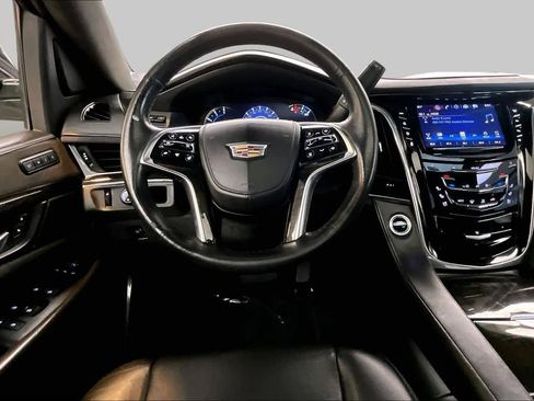 Used 2018 Cadillac Escalade ESV Platinum RWD image 6
