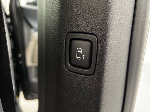 Used 2026 Kia Carnival LXS FWD image 29