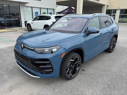 New 2026 Volkswagen Tiguan SEL R-Line AWD/4WD image 2