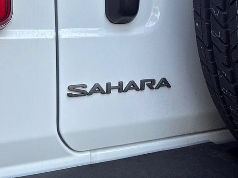 Used 2025 Jeep Wrangler Unlimited Sahara AWD/4WD image 7