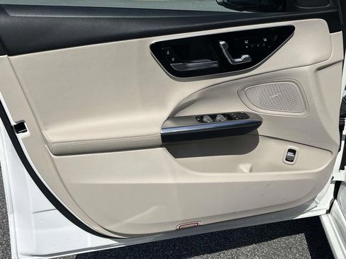 Used 2022 Mercedes-Benz C 300 Sedan image 15