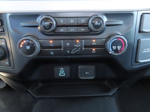 Used 2024 Ford F250 XLT image 25
