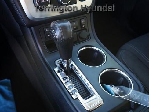 Used 2016 GMC Acadia SLE image 25