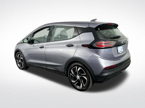 Used 2023 Chevrolet Bolt LT w/ Infotainment Package FWD image 6