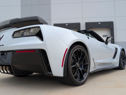 Used 2018 Chevrolet Corvette Z06 w/ Carbon 65 Edition RWD image 16
