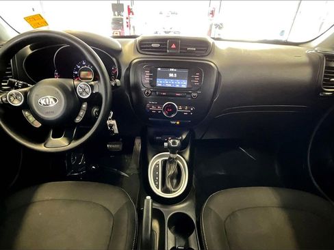 Used 2017 Kia Soul + image 8