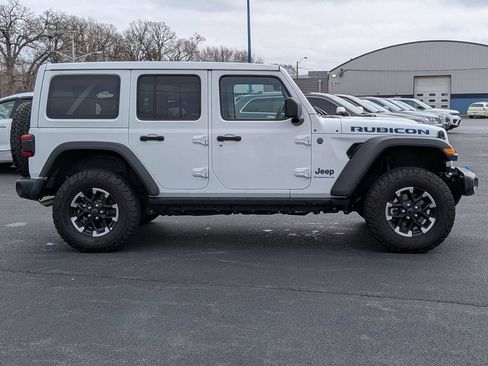 Used 2025 Jeep Wrangler Unlimited Rubicon 4xe w/ Convenience Group AWD/4WD image 8