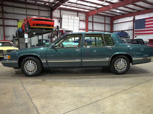 Used 1992 Cadillac De Ville Sedan FWD image 4
