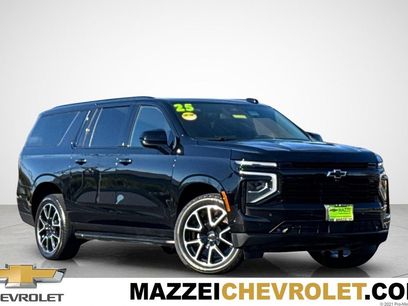 Used 2025 Chevrolet Suburban RST