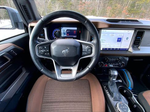 Used 2022 Ford Bronco Outer Banks image 5