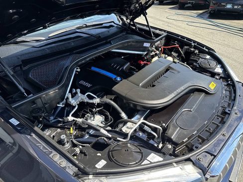 Used 2018 BMW X5 xDrive40e AWD/4WD image 16