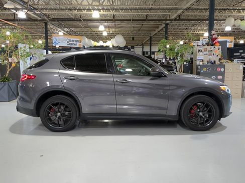Used 2019 Alfa Romeo Stelvio Ti w/ Nero Edizione AWD/4WD image 6