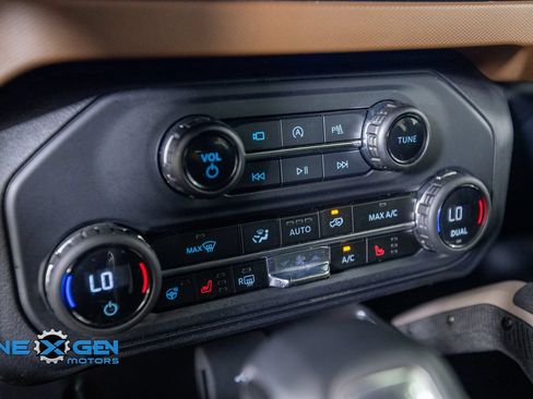 Used 2024 Ford Bronco Outer Banks AWD/4WD image 25