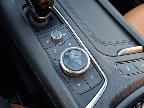 Used 2020 Cadillac XT5 Premium Luxury image 17