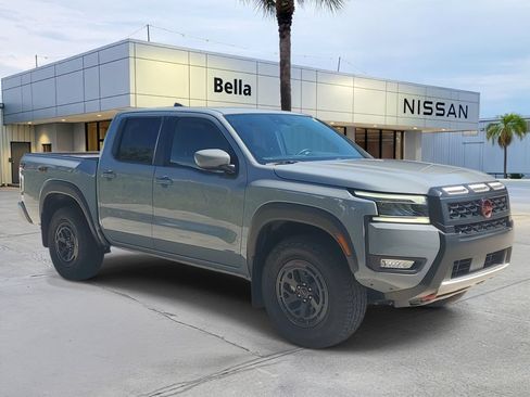 Used 2025 Nissan Frontier PRO-4X w/ Interior Protection Package AWD/4WD image 8