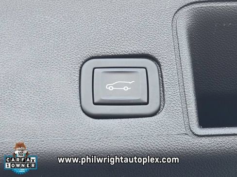 Used 2024 GMC Terrain SLT AWD/4WD image 20