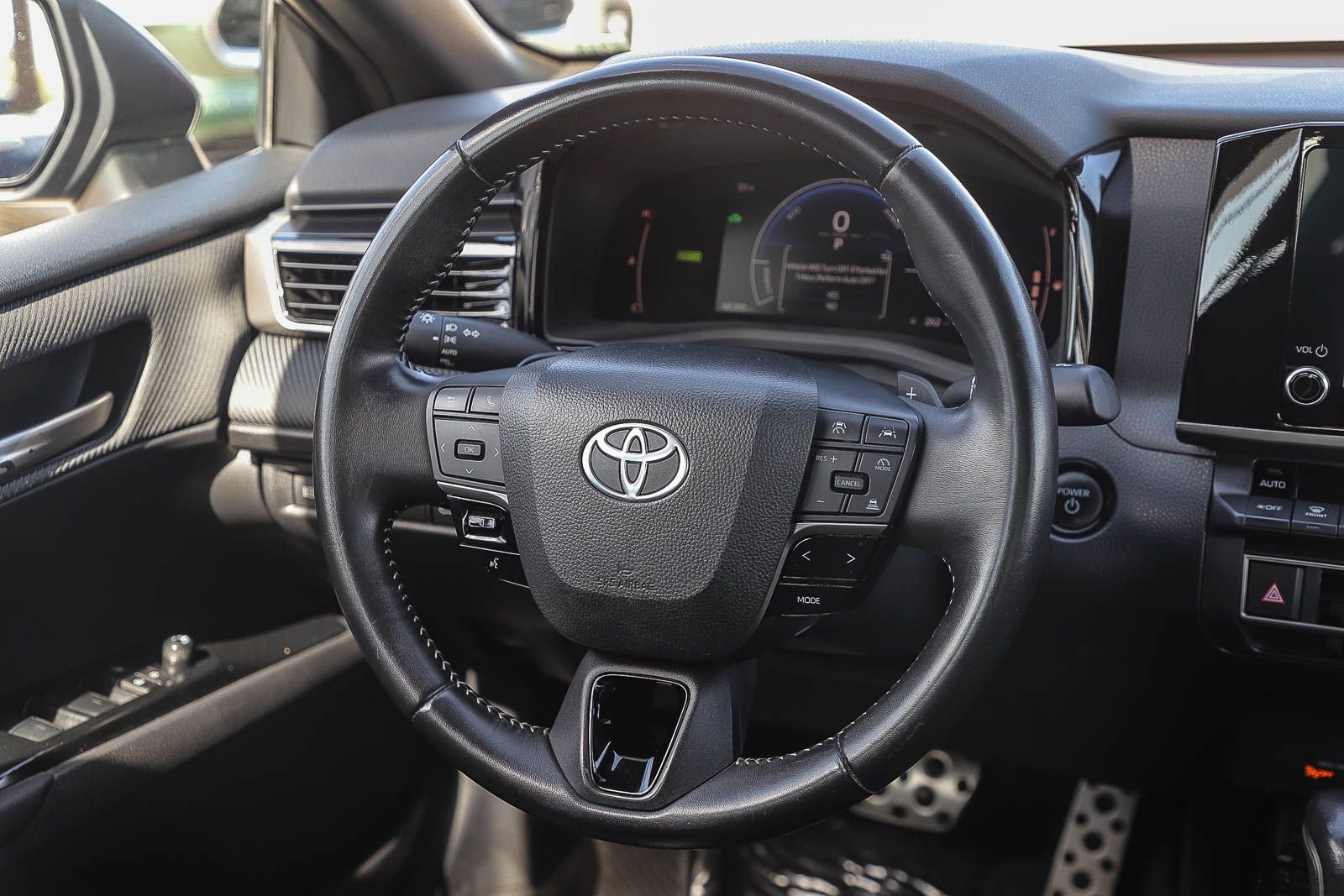 Certified 2025 Toyota Camry SE FWD image 15