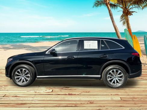 Used 2024 Mercedes-Benz GLC 300 image 3