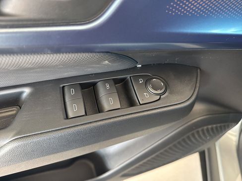 New 2026 Chevrolet Equinox EV LT image 15