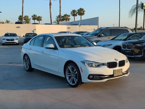 Used 2018 BMW 330i Sedan RWD image 3