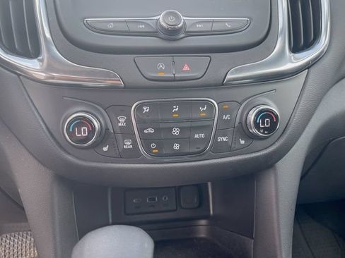 Used 2024 Chevrolet Equinox LT w/ LPO, Floor Liner Package FWD image 18