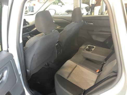Used 2025 Nissan Rogue SV AWD/4WD image 19