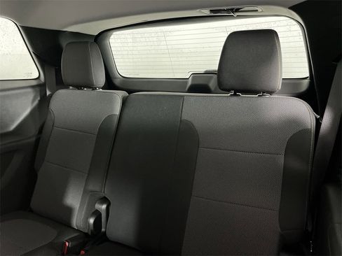 Used 2021 Chevrolet Traverse LT image 22