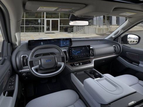 New 2025 Ford Expedition Platinum w/ Platinum Ultimate Package AWD/4WD image 9