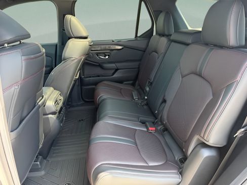 Used 2025 Honda Pilot Black Edition image 26