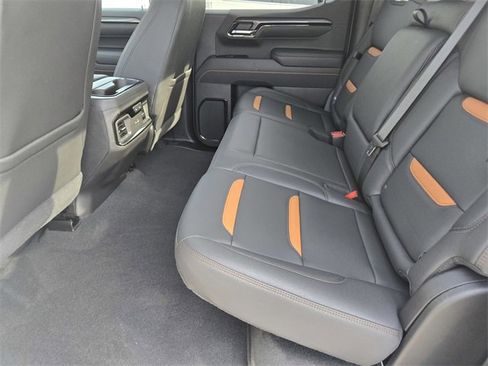 Used 2025 GMC Sierra 1500 AT4 image 11