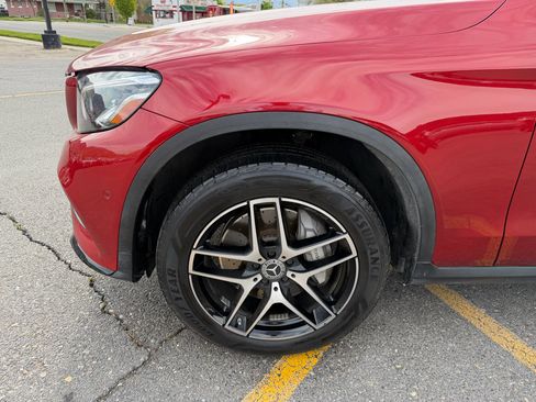 Used 2018 Mercedes-Benz GLC 300 4MATIC image 9