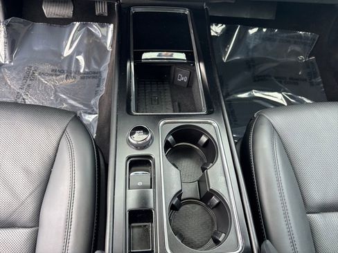 Used 2025 Lincoln Corsair Reserve w/ Equipment Group 202A AWD/4WD image 31