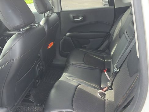 Used 2018 Jeep Compass Latitude w/ Cold Weather Group AWD/4WD image 18