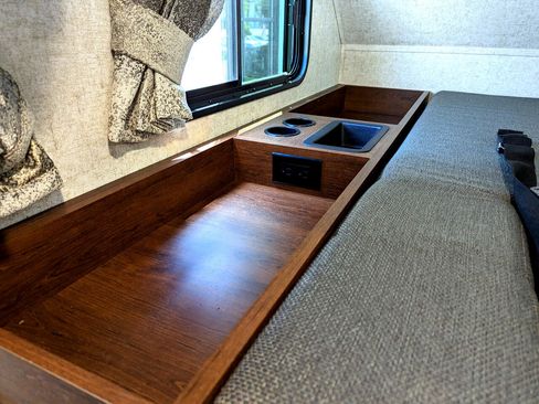 Used 2019 Chevrolet Express 4500 w/ RV Package image 76