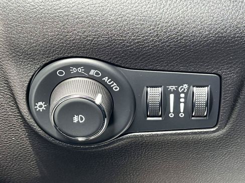 Used 2025 Jeep Compass Limited AWD/4WD image 15