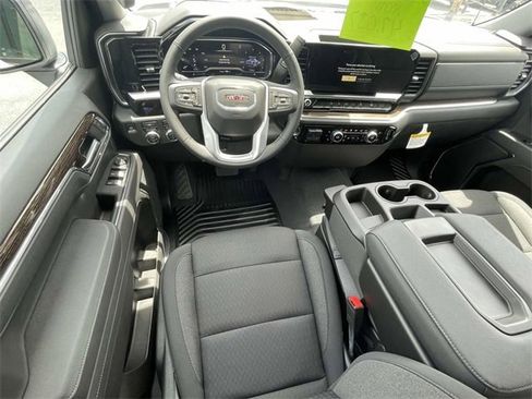 New 2025 GMC Sierra 1500 Elevation image 11