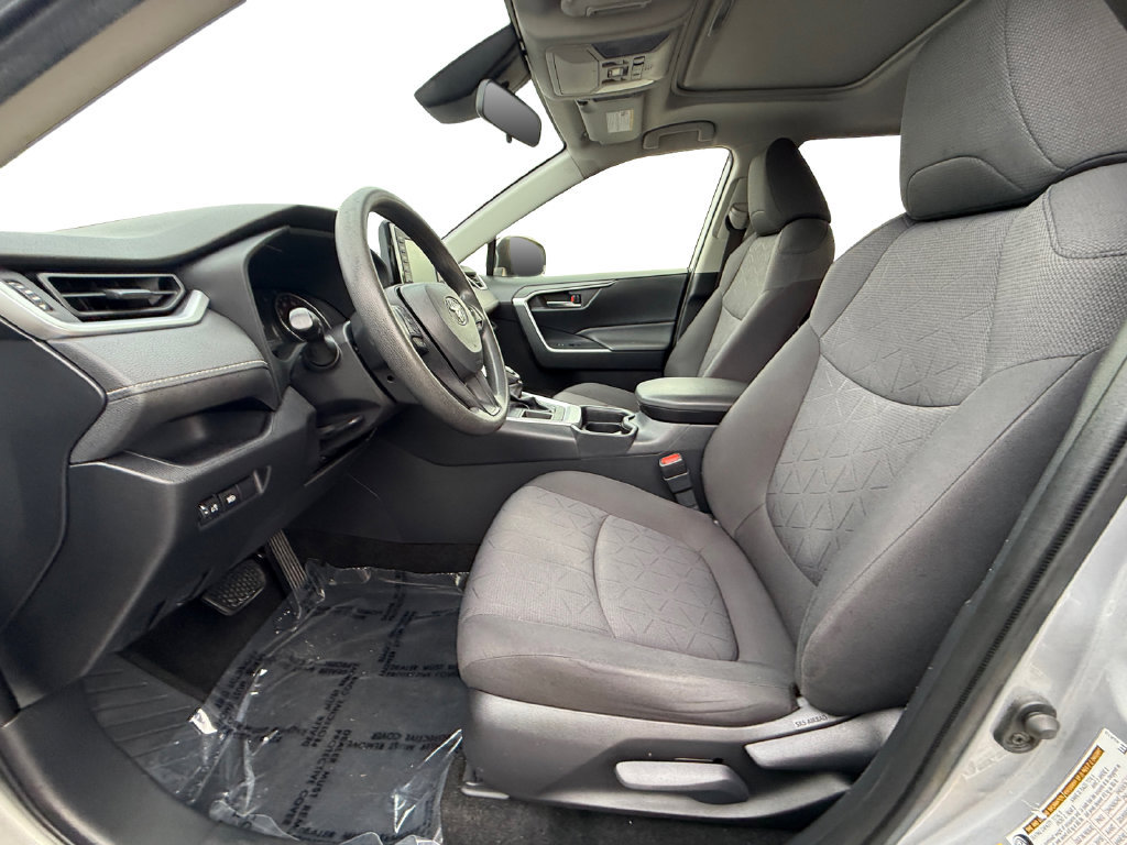 Used 2019 Toyota RAV4 XLE FWD image 9