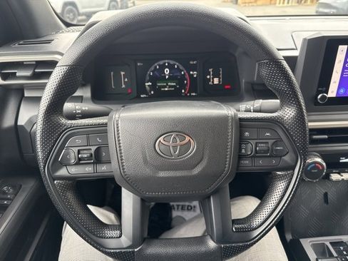 Used 2025 Toyota Tacoma SR image 13