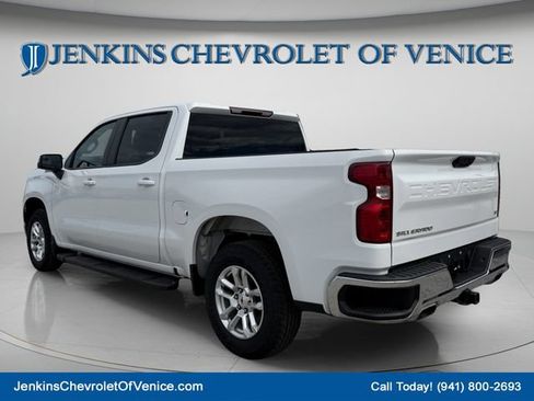 Used 2022 Chevrolet Silverado 1500 LT w/ Z71 Off-Road Package AWD/4WD image 6