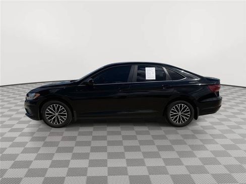 Used 2019 Volkswagen Jetta SE FWD image 4