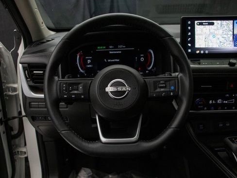 Used 2024 Nissan Rogue Platinum w/ Platinum Premium Package image 27