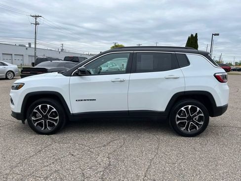 Used 2023 Jeep Compass Limited AWD/4WD image 2