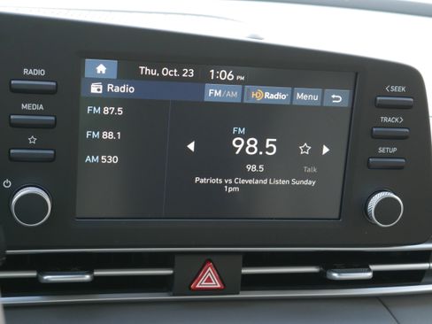 Used 2025 Hyundai Elantra Sport image 16