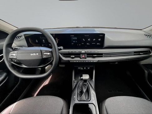 Used 2025 Kia K4 FWD image 9