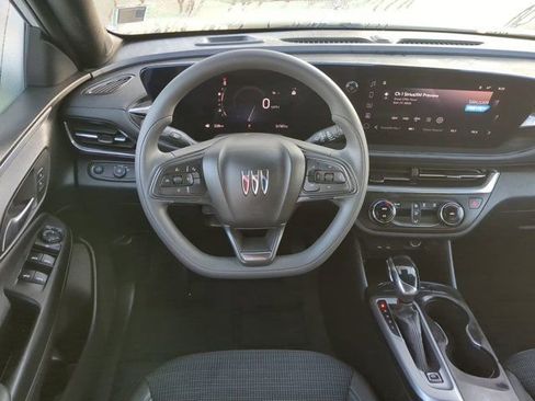 Used 2024 Buick Envista Preferred image 16