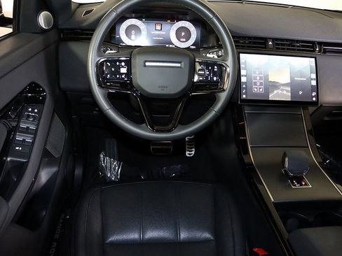 Used 2024 Land Rover Range Rover Evoque Dynamic SE image 3